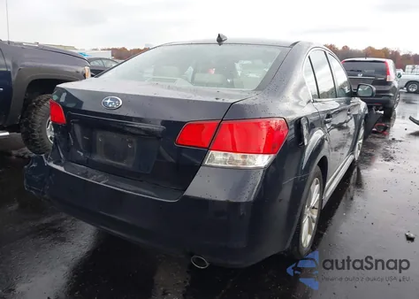 2013 Subaru Legacy 3.6R Limited z USA, uszkodzony, nr VIN 4S3BMDP62D2047362